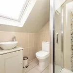 Luxury Family Flat In New Town דירה *