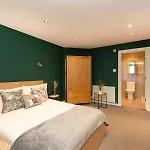 Chic 3-bedroom 2-storey House Near Centre With Free Parking Edimburgo