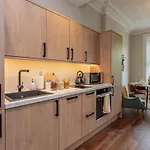 Old Town Modern Retreat - Near The Castle * 爱丁堡