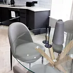 1 Bed In The Heart Of Grassmarket With Castle Views Appartamento