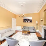 Stylish Southside Flat Near Old Town Διαμέρισμα *