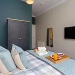 公寓 Old Town Modern Retreat - Near The Castle
