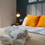 Old Town Modern Retreat - Near The Castle * 爱丁堡