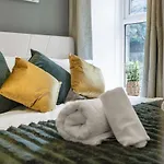 Newly Refurbished - Parking - - 3 Guests
