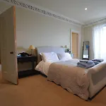 Royal Mile Elegance - Space & Luxury Edinburgh
