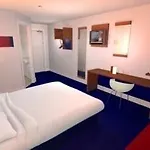 Travelodge Haymarket מלון