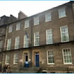 Travelodge Queen Street 3*