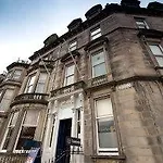 Travelodge Haymarket מלון 3*