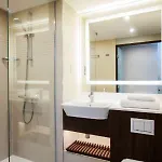 Courtyard By Marriott West Hotel 4*