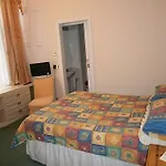 Dorstan House 게스트하우스 3*