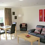 Hotel apartamentowy Fountain Court - Harris