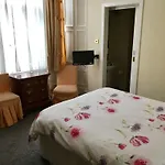 Dorstan House 게스트하우스 3*