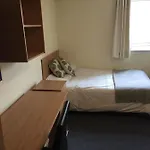 Destiny Student - Meadow Court Edimburgo