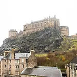 Joivy Classic With Castle Views In Old Town *