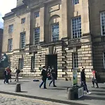 Daire Bailie Royal Mile