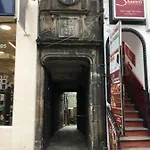 Bailie Royal Mile * Edinburgh