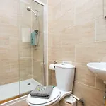 Beautiful, Traditional 2 Bedroom Main Door Flat