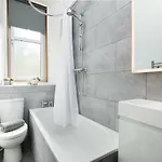 Beautiful, Traditional 2 Bedroom Main Door Flat Апартаменты Эдинбург