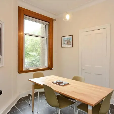 Modern Trinity In Good Location Appartement *