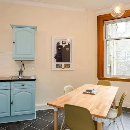 Modern Trinity In Good Location Appartement