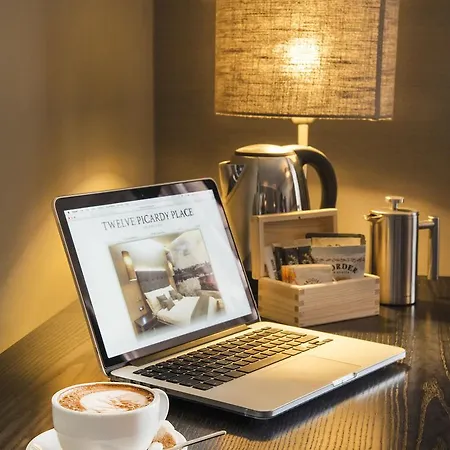 Otel & Picardy Place