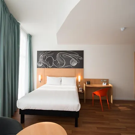 Ibis Centre South Bridge - Royal Mile 3*