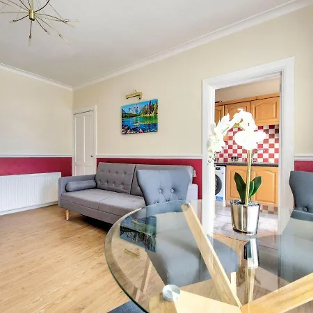 Casa vacanze Classy Holiday In With Private Garden *