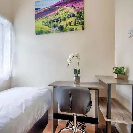 Classy Holiday In With Private Garden Edimburgo