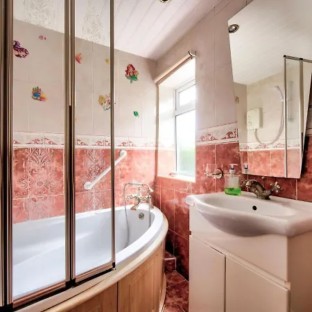 Classy Holiday In With Private Garden * Edimburgo