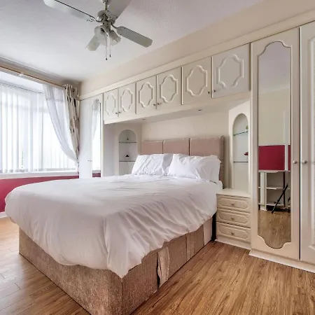 Classy Holiday In With Private Garden * Edimburgo