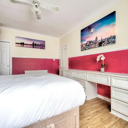 Classy Holiday In With Private Garden Casa vacanze Edimburgo