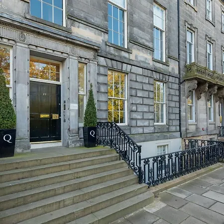 Destiny Scotland - Q-residence * Edinburgh