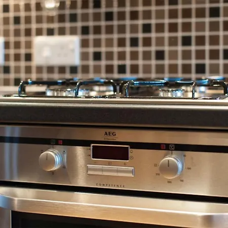 The Lochend Park View Апартаменты *