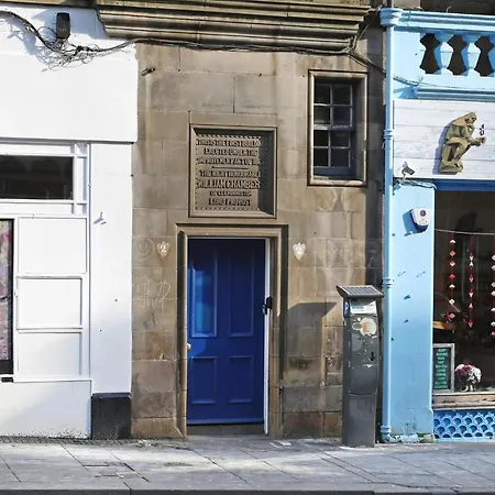 Joivy Iconic Colorful On The Royal Mile エディンバラ