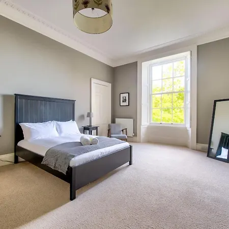 Joivy Bright & Spacious In Stockbridge *