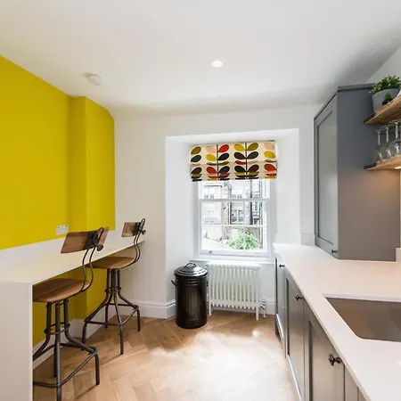 Centre, Newly Refurbished Stylish דירה אדינבורו