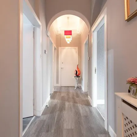 شقة Stunning 2-bed In إدنبرة