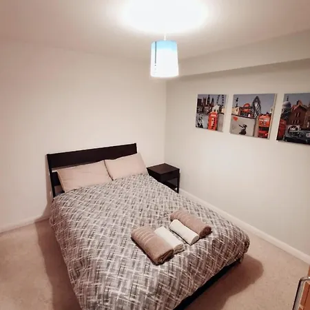 Modern 2 Bedrooms Flat Near Citycentre Sleep For 6