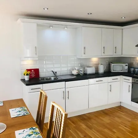 Апартаменты Remarkable 2 Bed In *