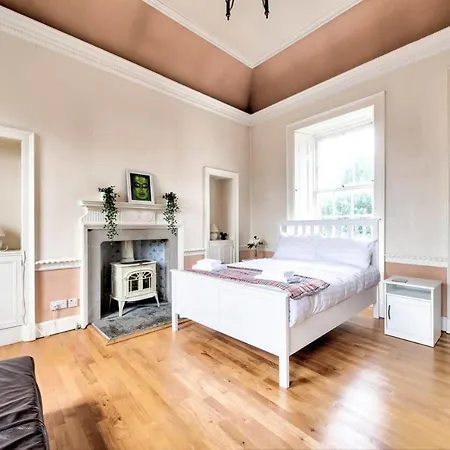 Apartment Guestready - Cosy 2br Top Floor Apt At World's End Edinburgh