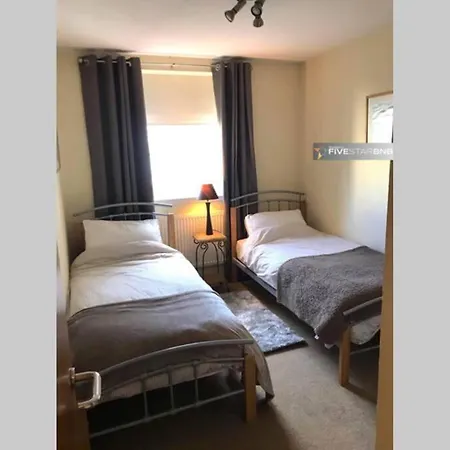 Waterfront Living In Leith With Free Parking! Apartman Edinburgh