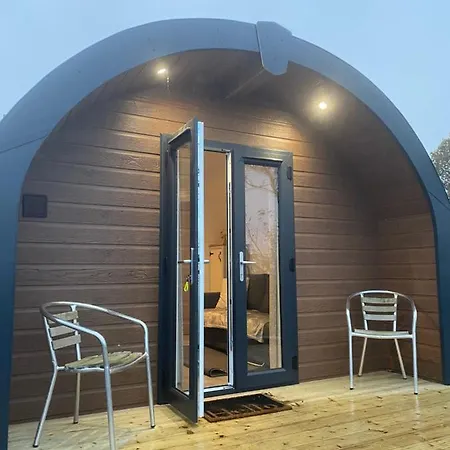 The Pod With Hot Tub Juniperlea Domek letniskowy *