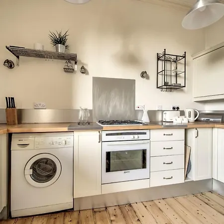 Guestready - 2br Next To The Castle - 4 Adults 1 Child * Edinburgh