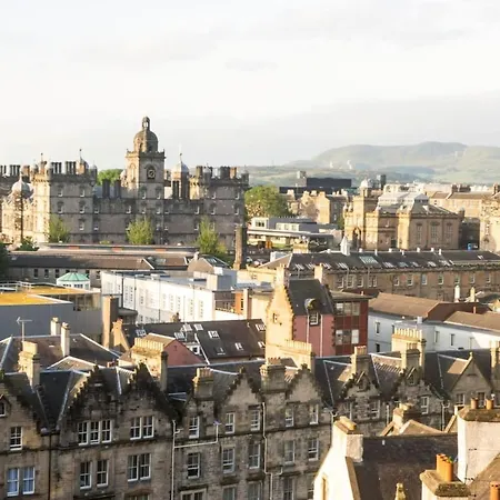 Guestready - 2br Next To The Castle - 4 Adults 1 Child Edinburgh