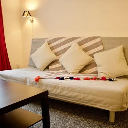 Bright & Charming 1 Bedroom Flat In Old Town شقة *