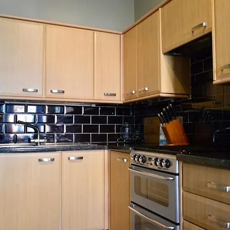 Bright And Spacious Leith Flat Sleeps 5 شقة