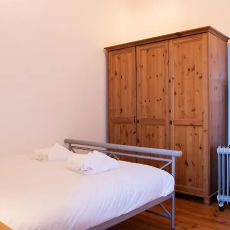 2 Bedroom Property Near Old Town And Grassmarket *