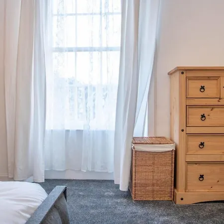 2 Bedroom Property Near Old Town And Grassmarket