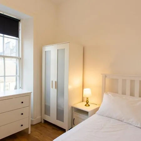 Incredibly Central 2 Bed *