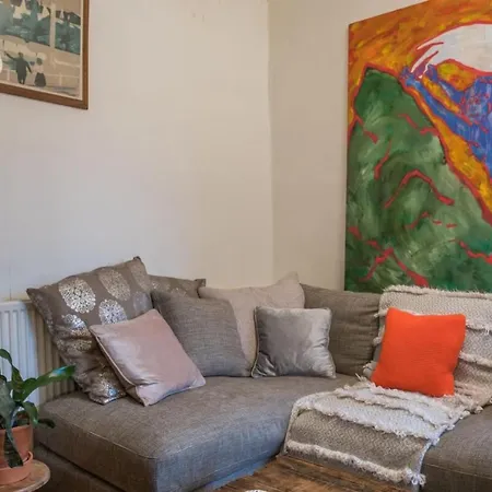 Beautiful Bright And Spacious Artist Apartament *
